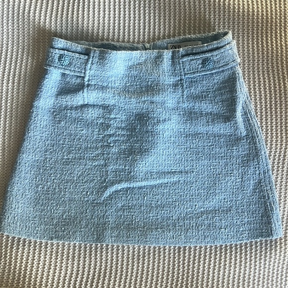 Zara Textured Mini Skirt - Picture 2 of 4